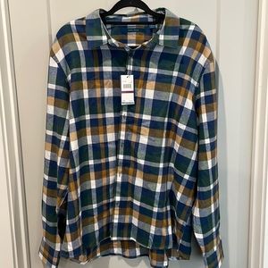 Men’s 2XL patterned button down shirt from Perry Ellis. NWTs, never been worn!